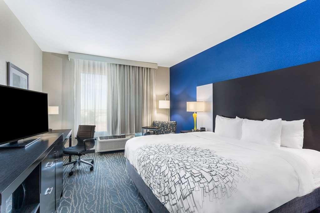 La Quinta By Wyndham Odessa North - Sienna Tower Hotel Room photo